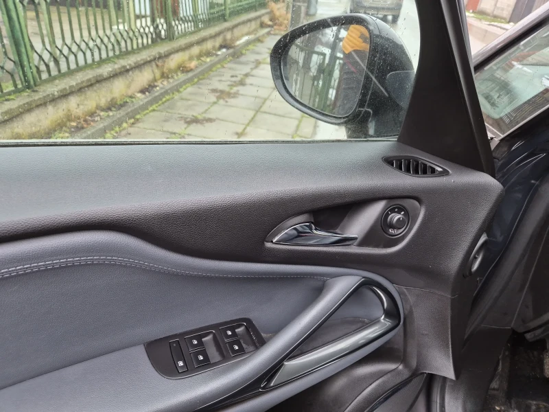 Opel Zafira Tourer ECOFLEX, снимка 17 - Автомобили и джипове - 52935794
