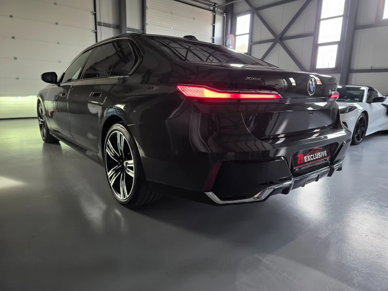 BMW 740 xDRIVE M-SPORT PANO 31inchTV B&W, снимка 6 - Автомобили и джипове - 53171080