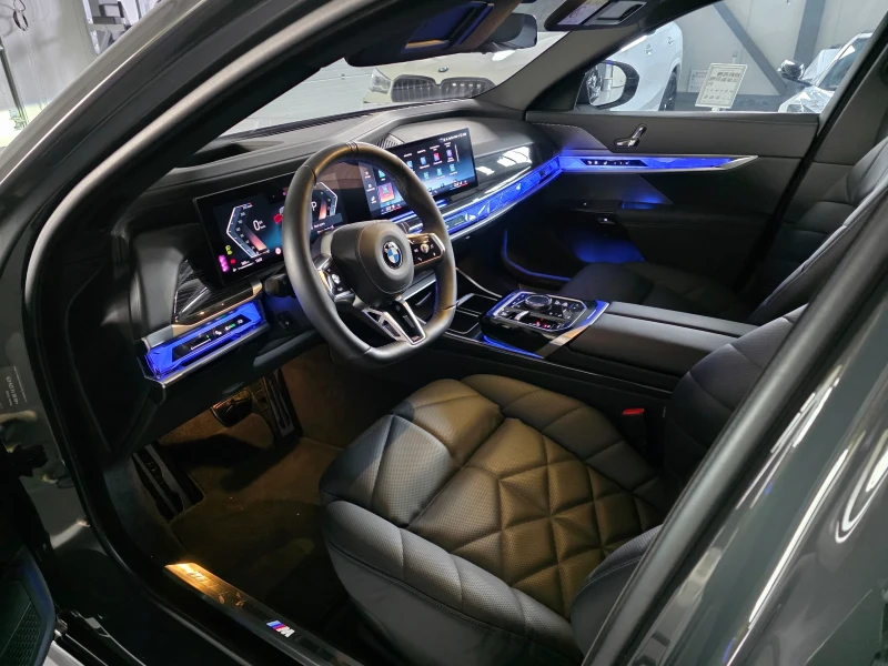 BMW 740 xDRIVE M-SPORT PANO 31inchTV B&W, снимка 7 - Автомобили и джипове - 53171080