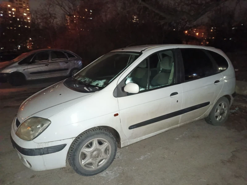 Renault Scenic 1.9dTi, снимка 4 - Автомобили и джипове - 53393331