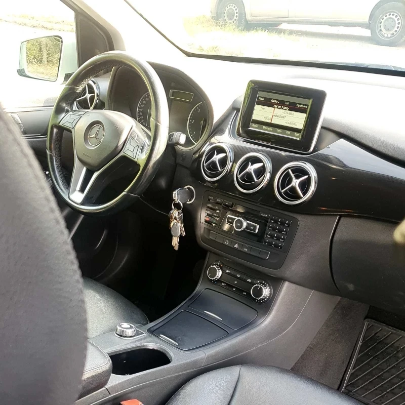Mercedes-Benz B 180, снимка 8 - Автомобили и джипове - 54962772