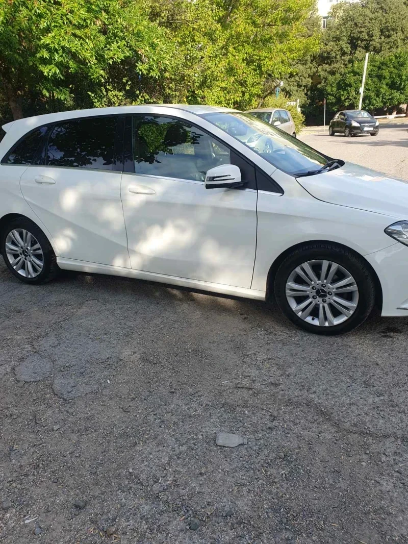 Mercedes-Benz B 180, снимка 4 - Автомобили и джипове - 54962772