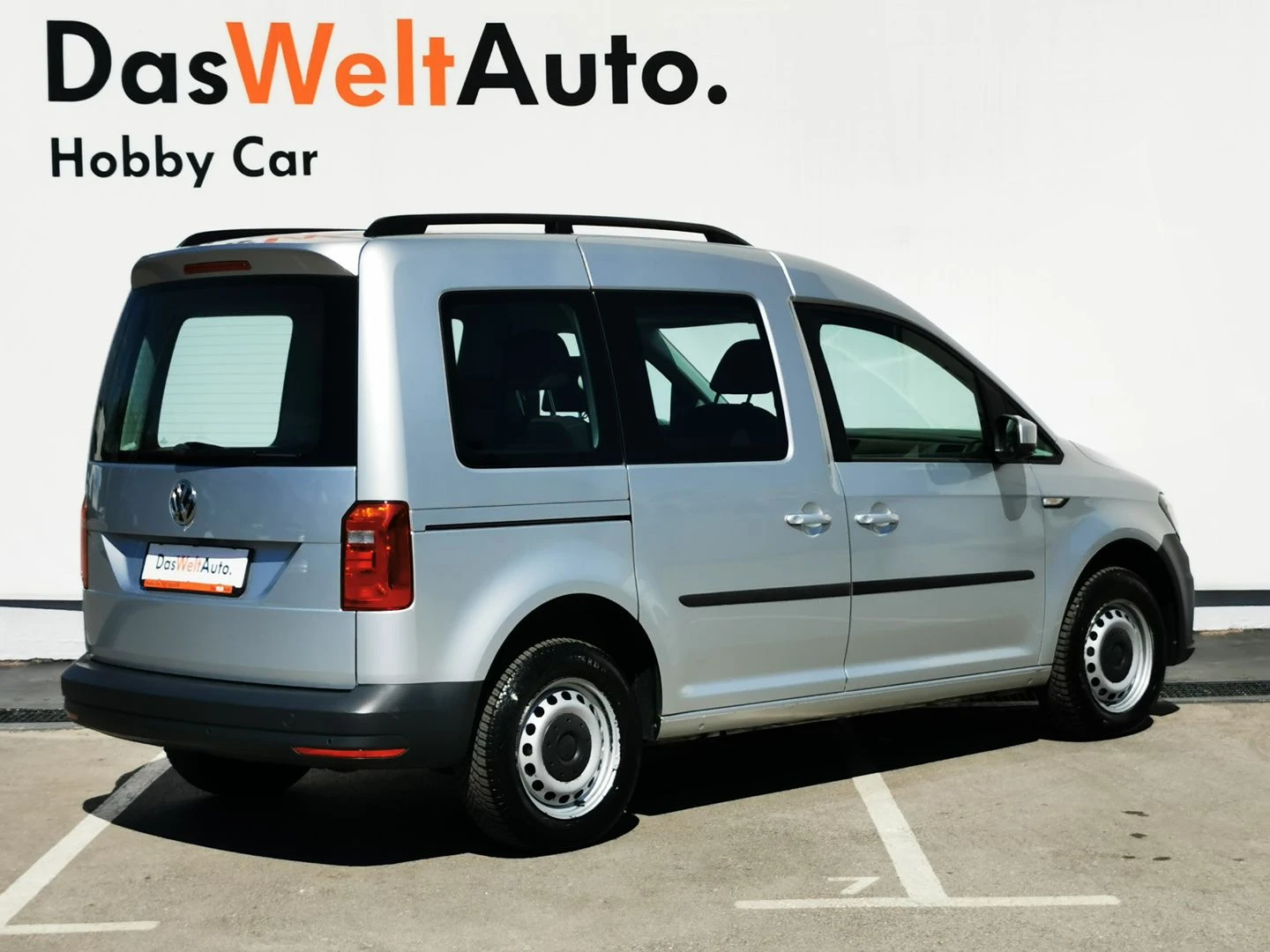 VW Caddy Kombi Trendline 2.0 TDI EU6 - изображение 2