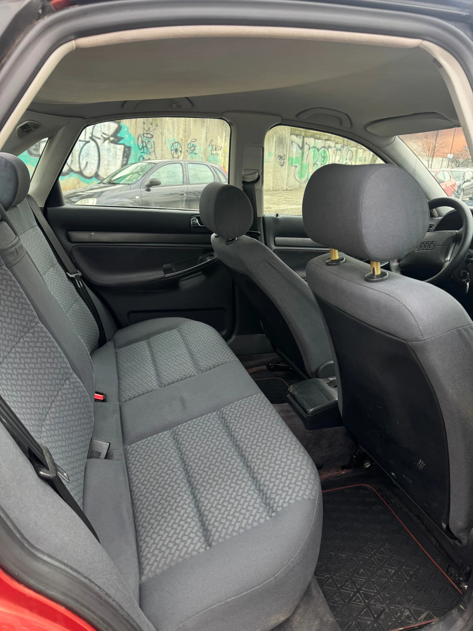 Audi A4 1.8 125 ГИ*  - изображение 8