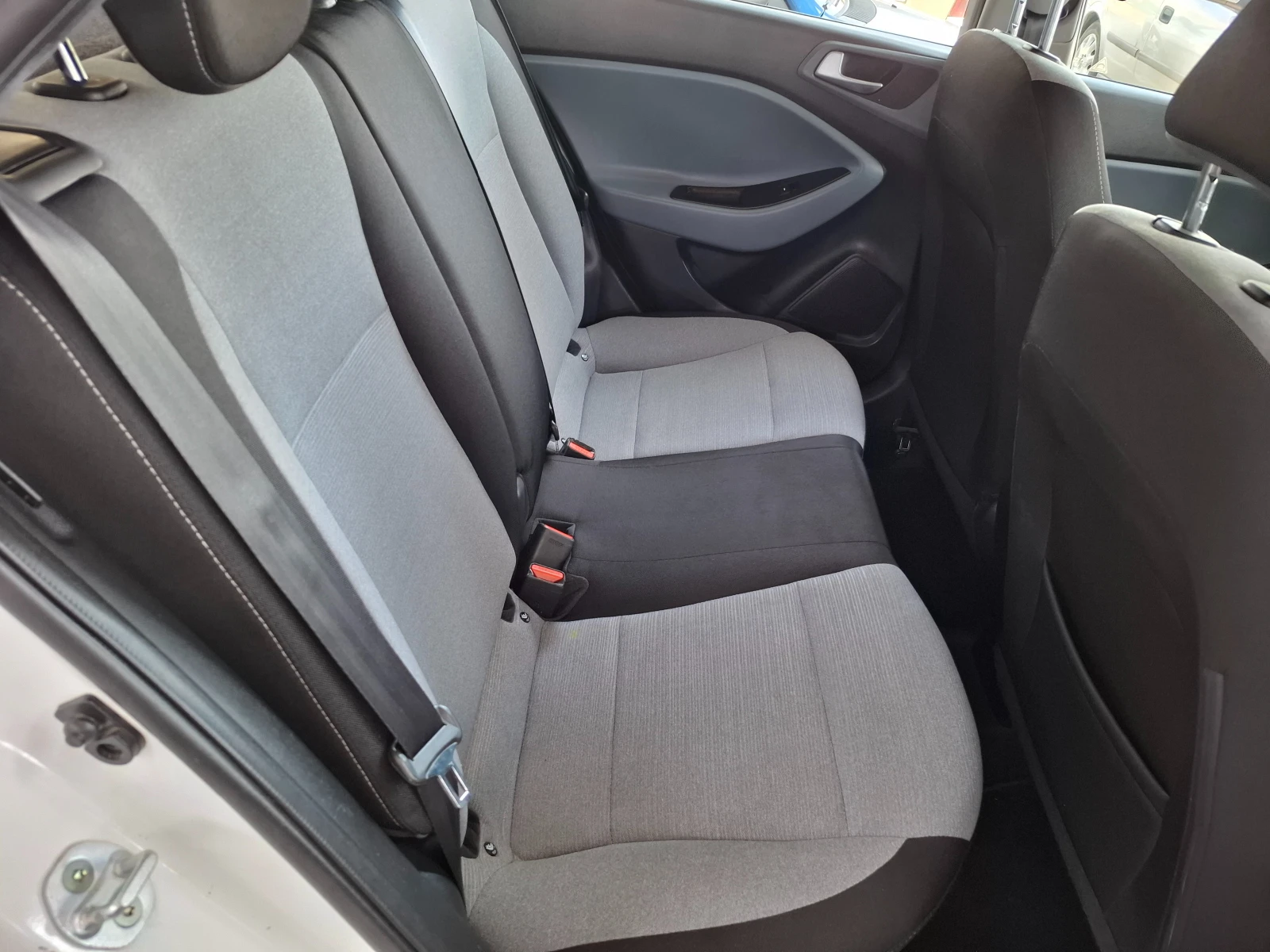 Hyundai I20 1.1 CRDi* LED* EURO6 - изображение 7