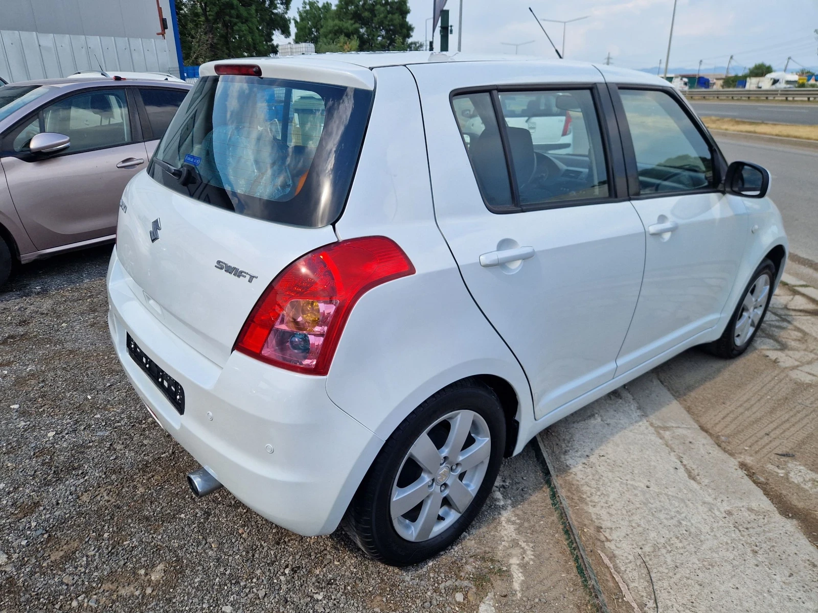 Suzuki Swift 1.3i 16v 90ps.GPL ITALIA - изображение 9