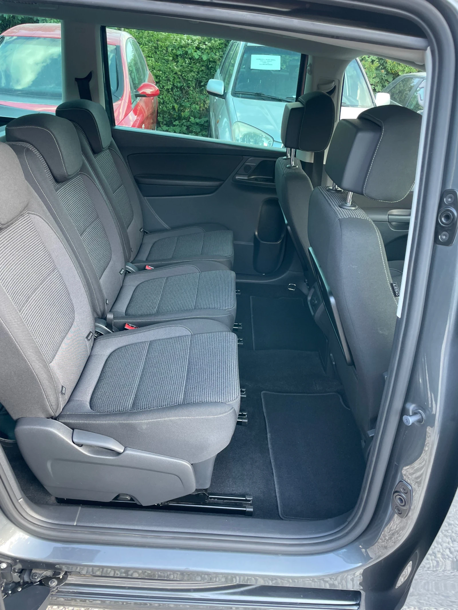 VW Sharan 2.0TDI - изображение 4