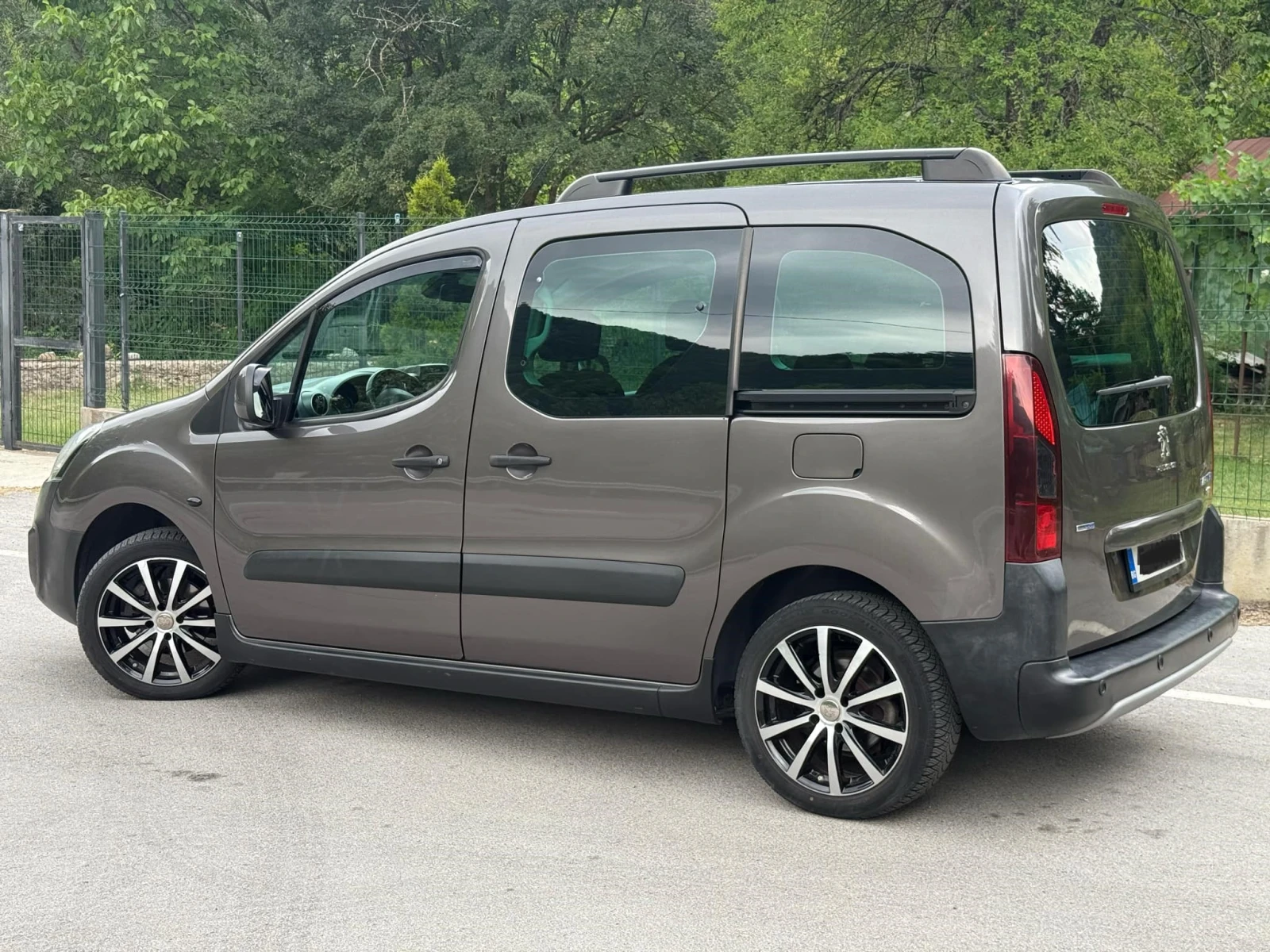 Peugeot Partner Tepee 1.6 Blue HDI - изображение 2