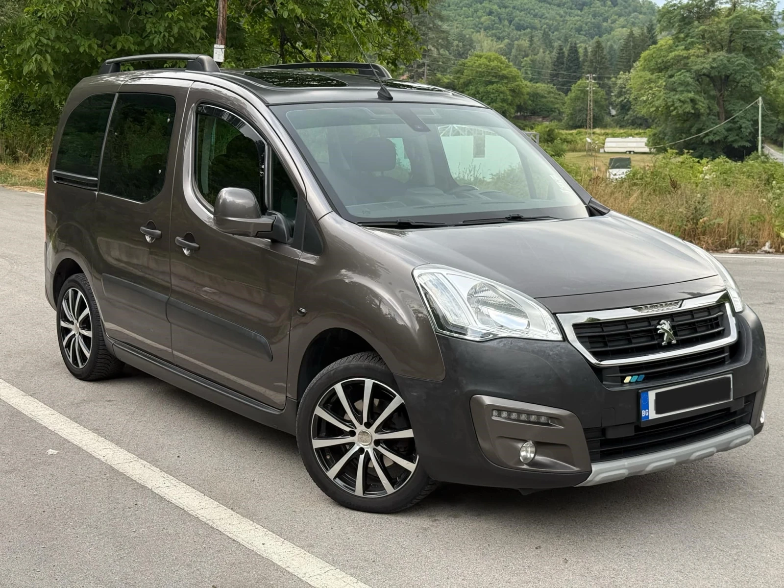 Peugeot Partner Tepee 1.6 Blue HDI - изображение 6