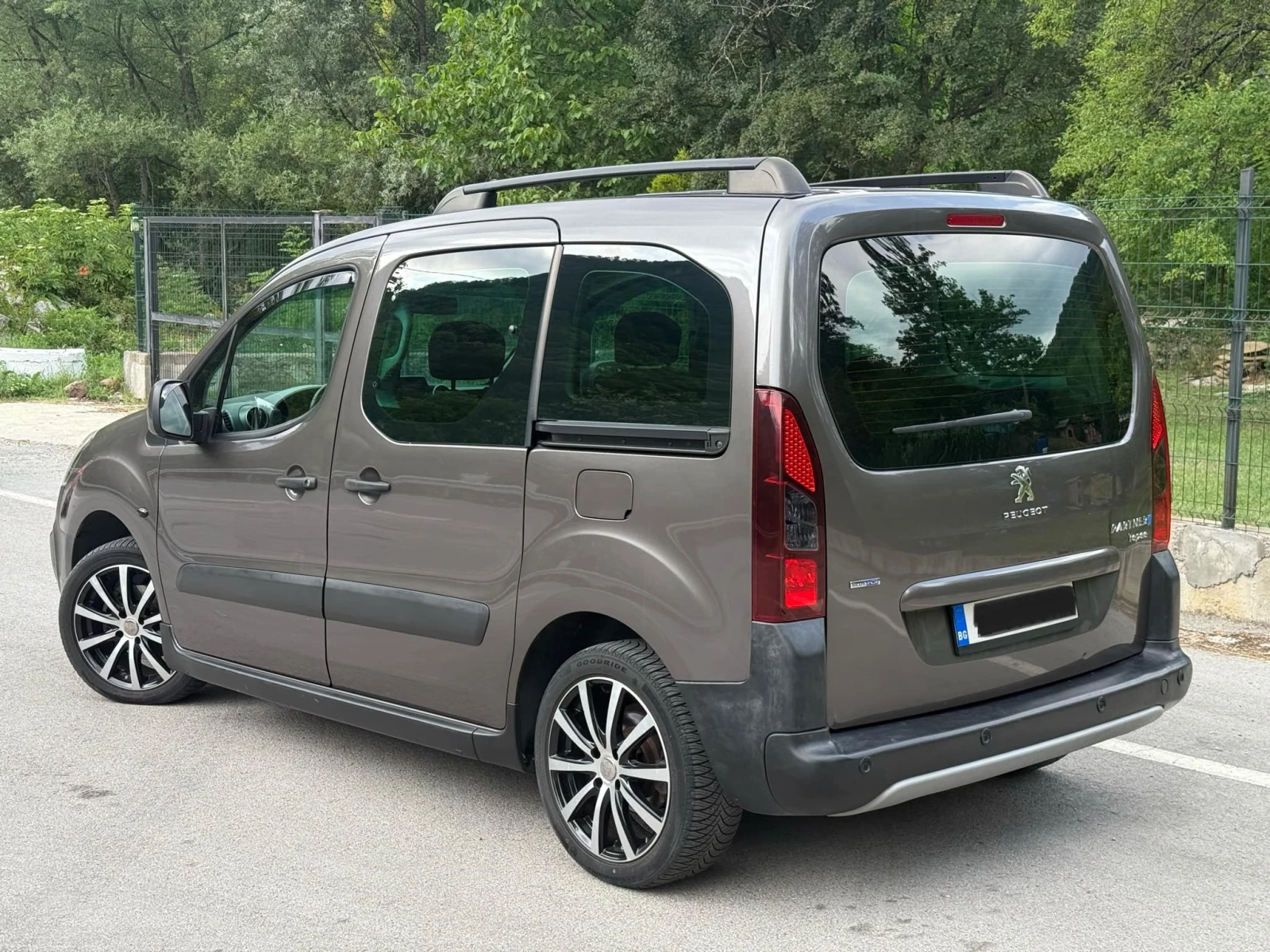 Peugeot Partner Tepee 1.6 Blue HDI - изображение 3