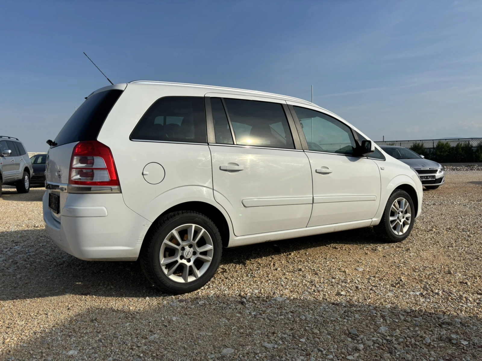 Opel Zafira  - изображение 9
