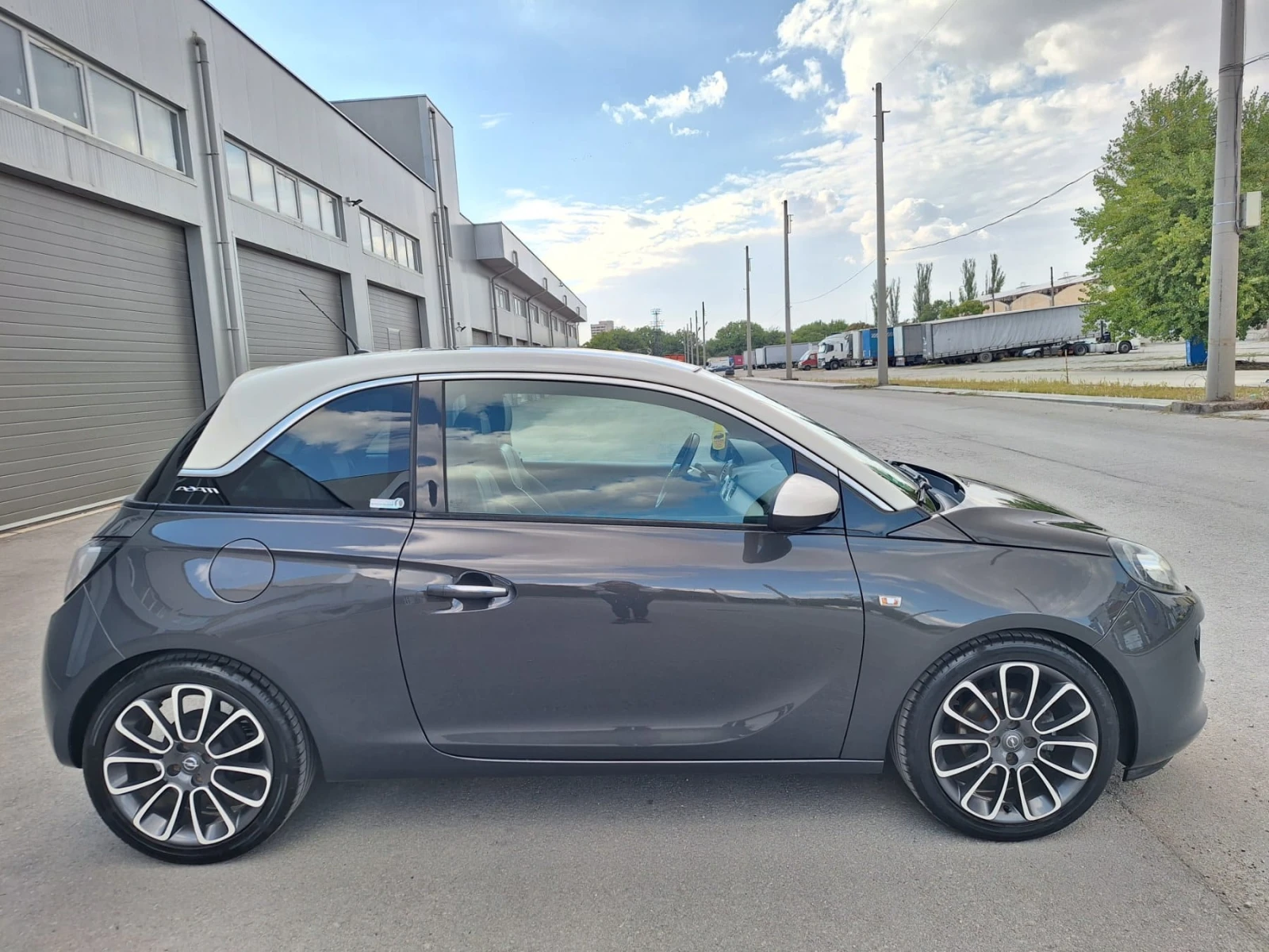 Opel Adam 1, 4 КОЖА, ПОДГРЕВ НА ВОЛАНА, ОБСЛУЖЕНА, ЗИМ.ГУМ Д | Mobile.bg — изображение 4