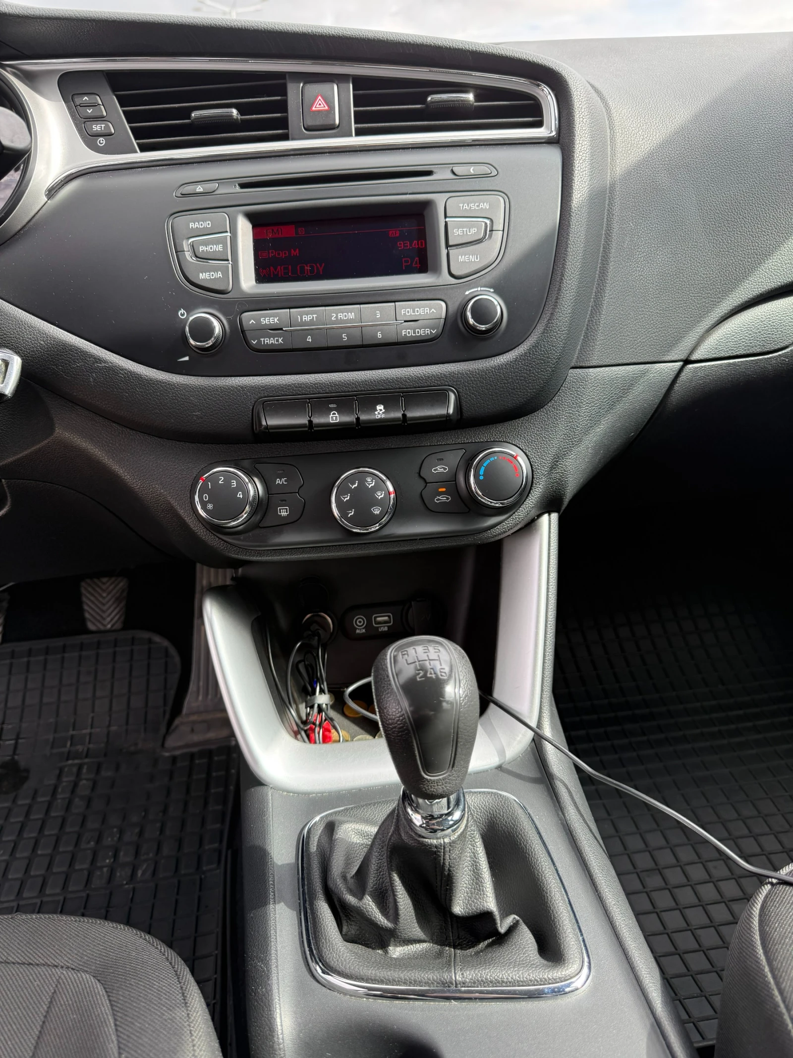 Kia Ceed, снимка 9 - Автомобили и джипове - 54007245