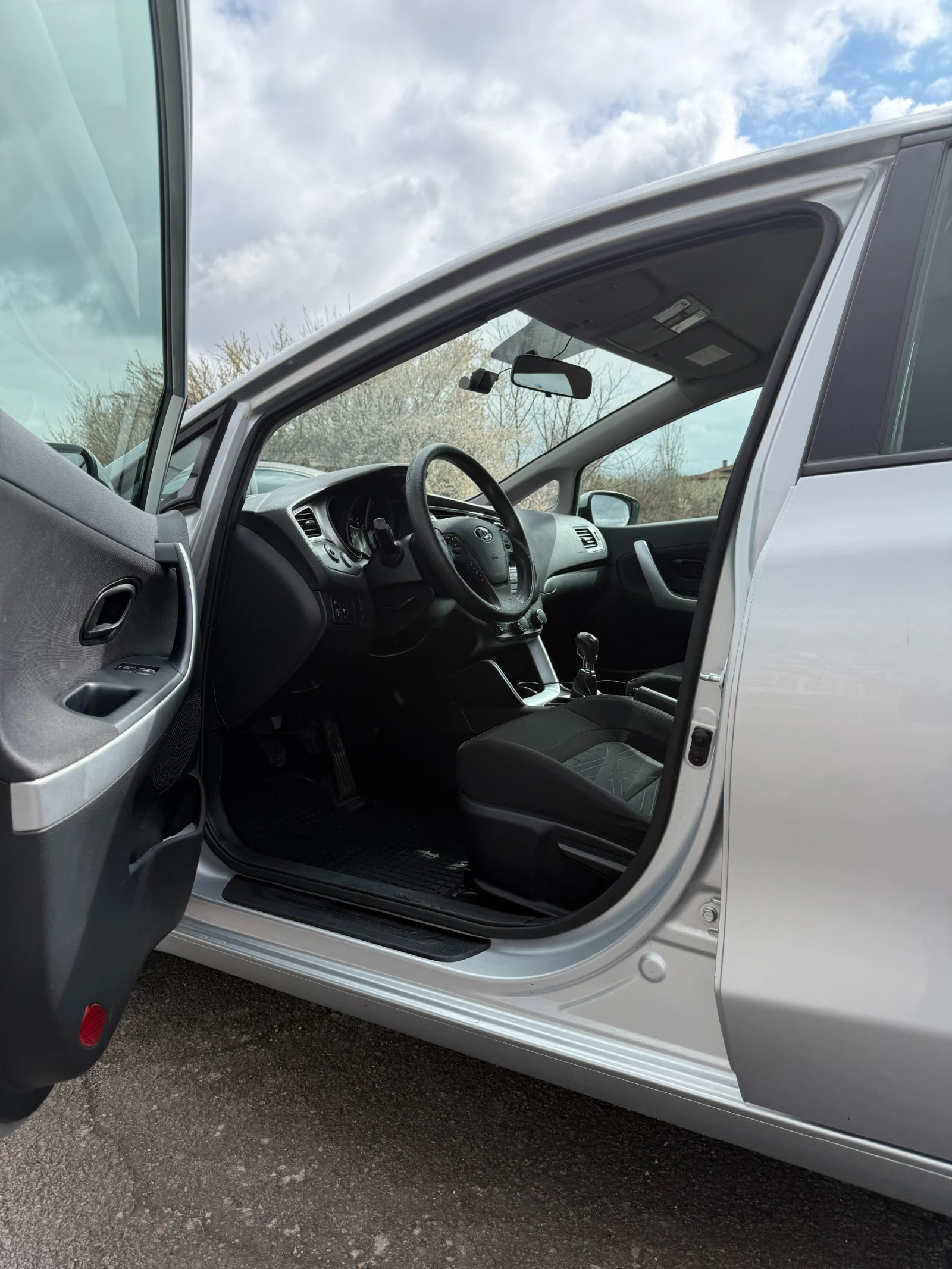 Kia Ceed, снимка 6 - Автомобили и джипове - 54007245