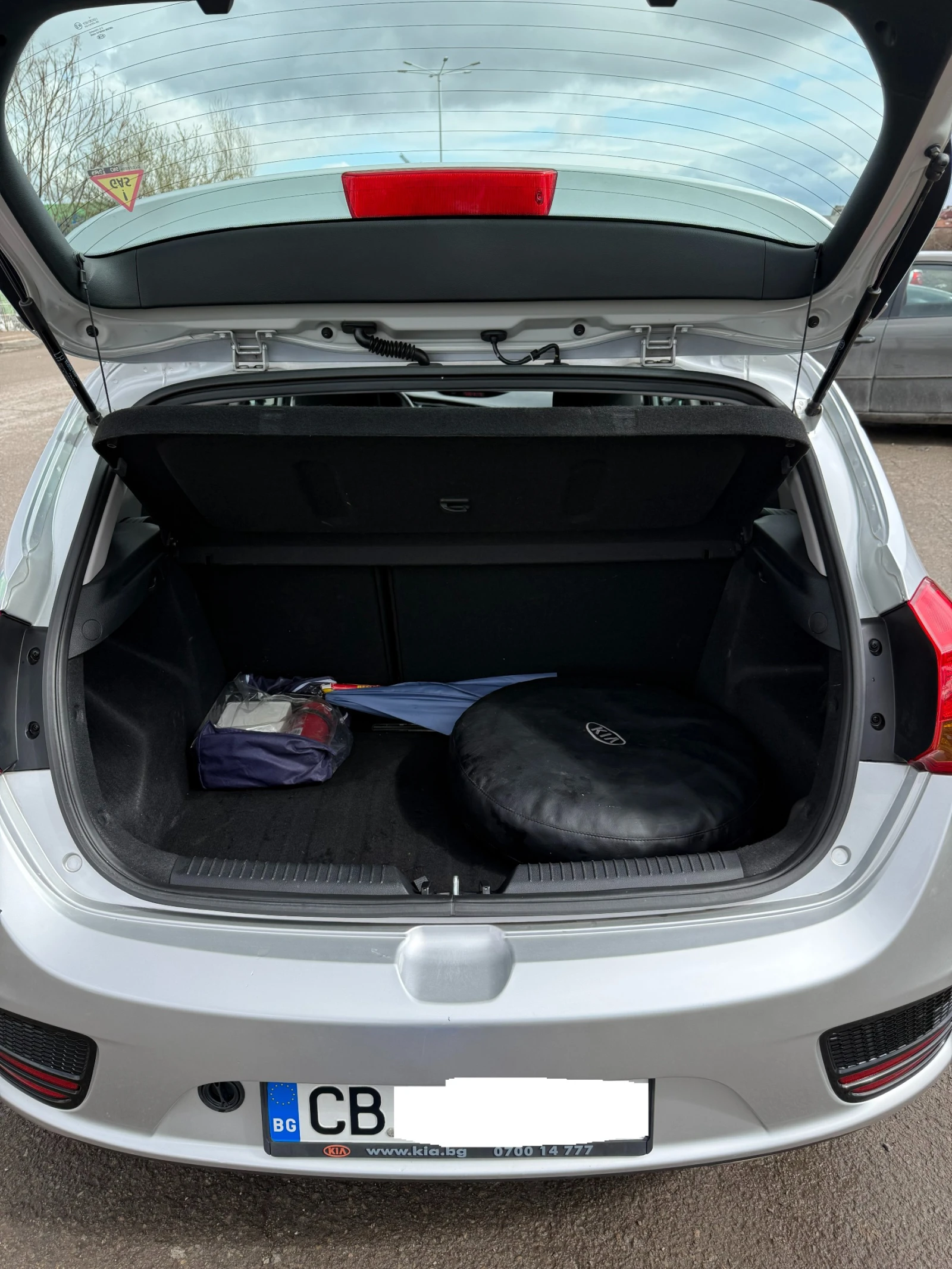 Kia Ceed, снимка 11 - Автомобили и джипове - 54007245