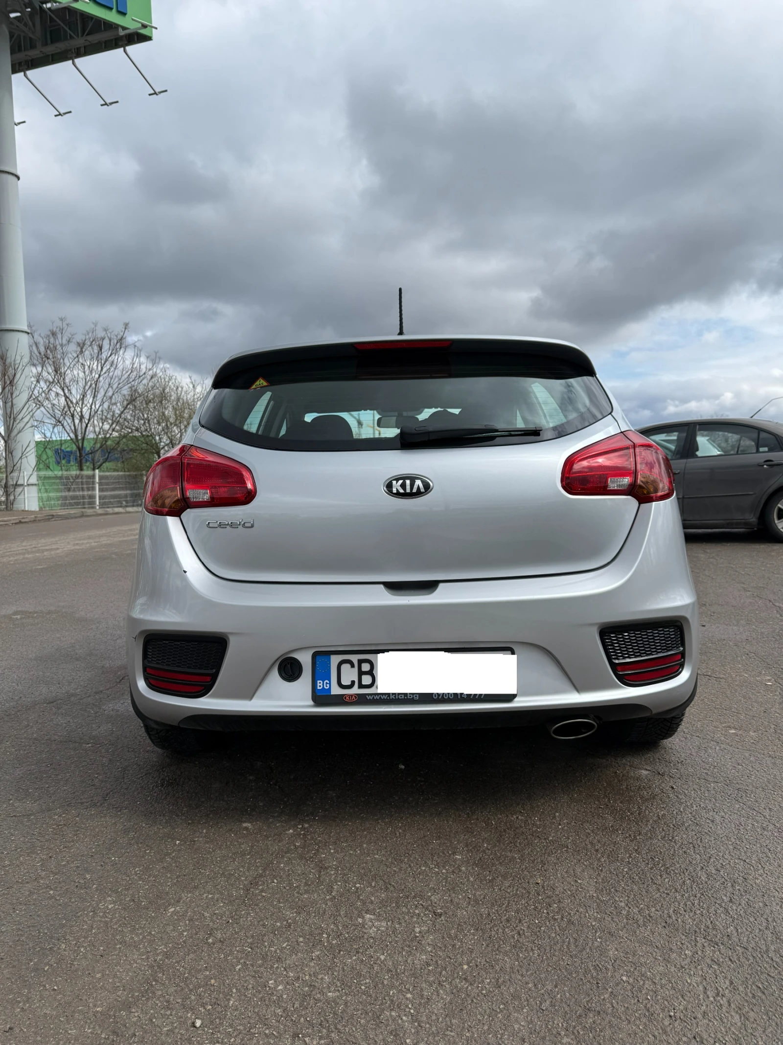 Kia Ceed, снимка 5 - Автомобили и джипове - 54007245