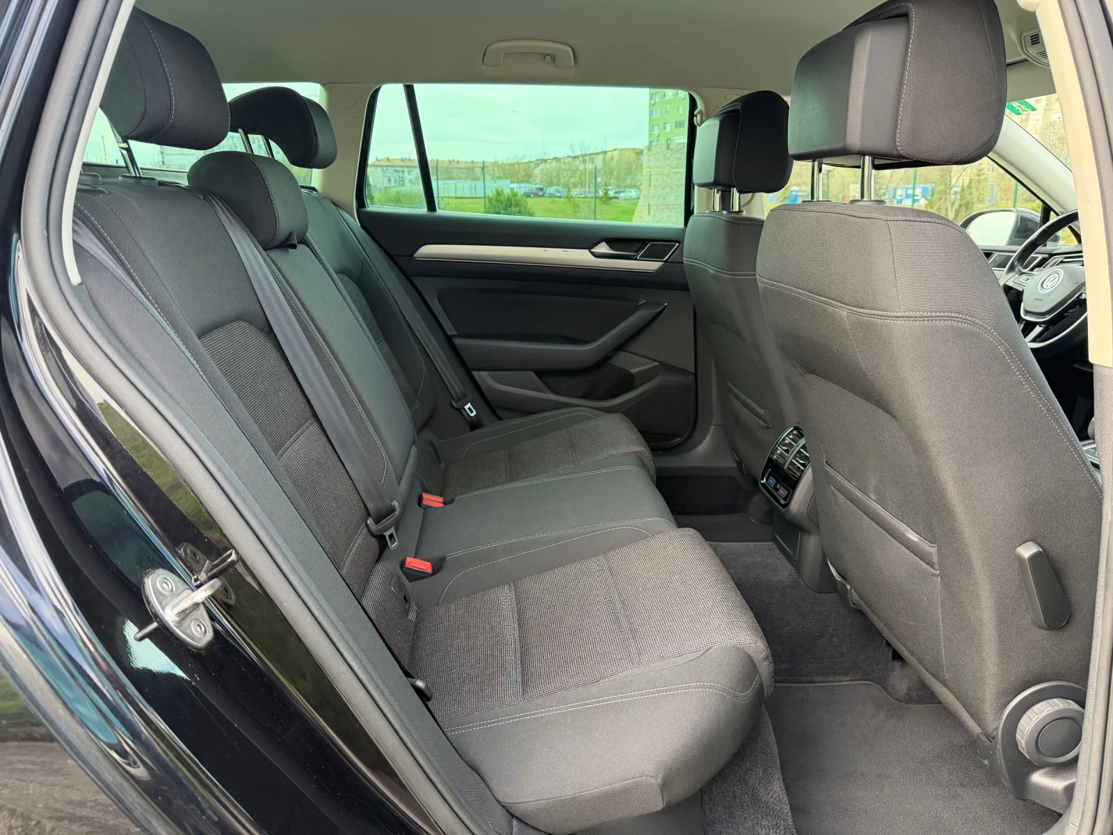 VW Passat 2.0tdi Digital cockpit , снимка 6 - Автомобили и джипове - 54009378