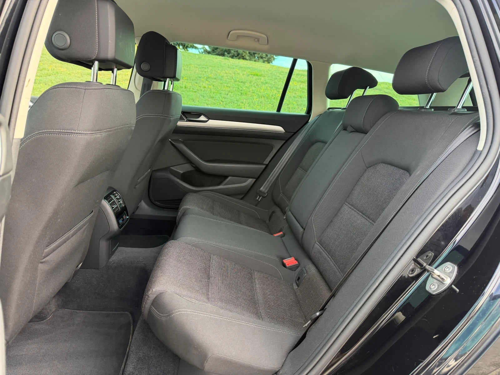 VW Passat 2.0tdi Digital cockpit , снимка 16 - Автомобили и джипове - 54009378