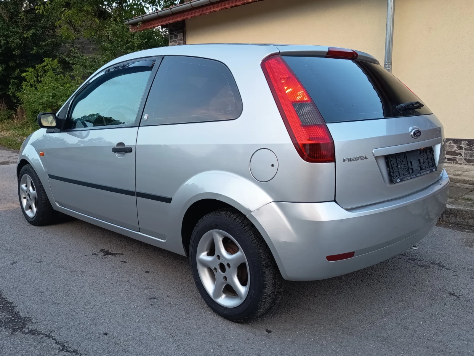 Ford Fiesta 1.6TDCI КЛИМАТИК, снимка 7 - Автомобили и джипове - 54716526