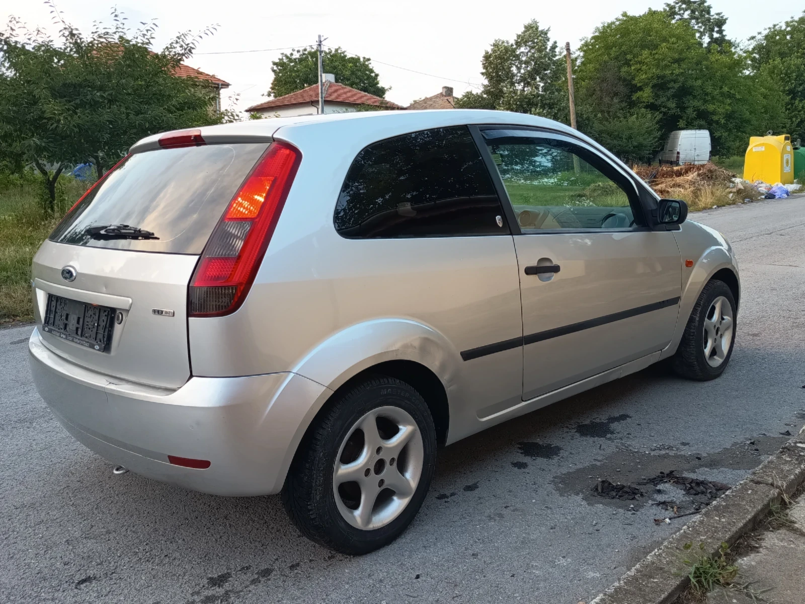 Ford Fiesta 1.6TDCI КЛИМАТИК, снимка 5 - Автомобили и джипове - 54716526