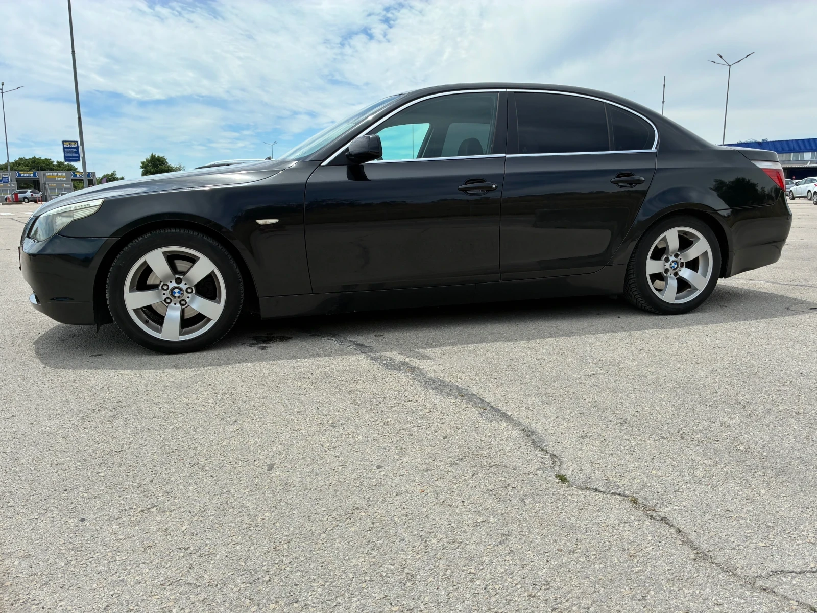 BMW 520, снимка 3 - Автомобили и джипове - 54944252