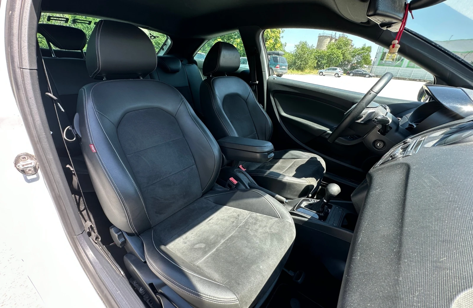 Seat Ibiza CUPRA| 2015| DSG АВТОМАТИК| ШВЕЙЦАРИЯ| ЛИЗИНГ, снимка 8 - Автомобили и джипове - 55191282
