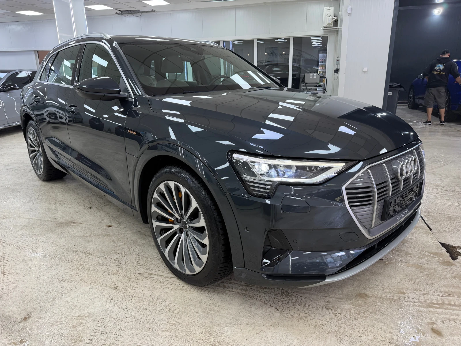 Audi E-Tron 50 quattro | 313 к.с. | 10.2021 г. | 130 000 км, снимка 3 - Автомобили и джипове - 56138325