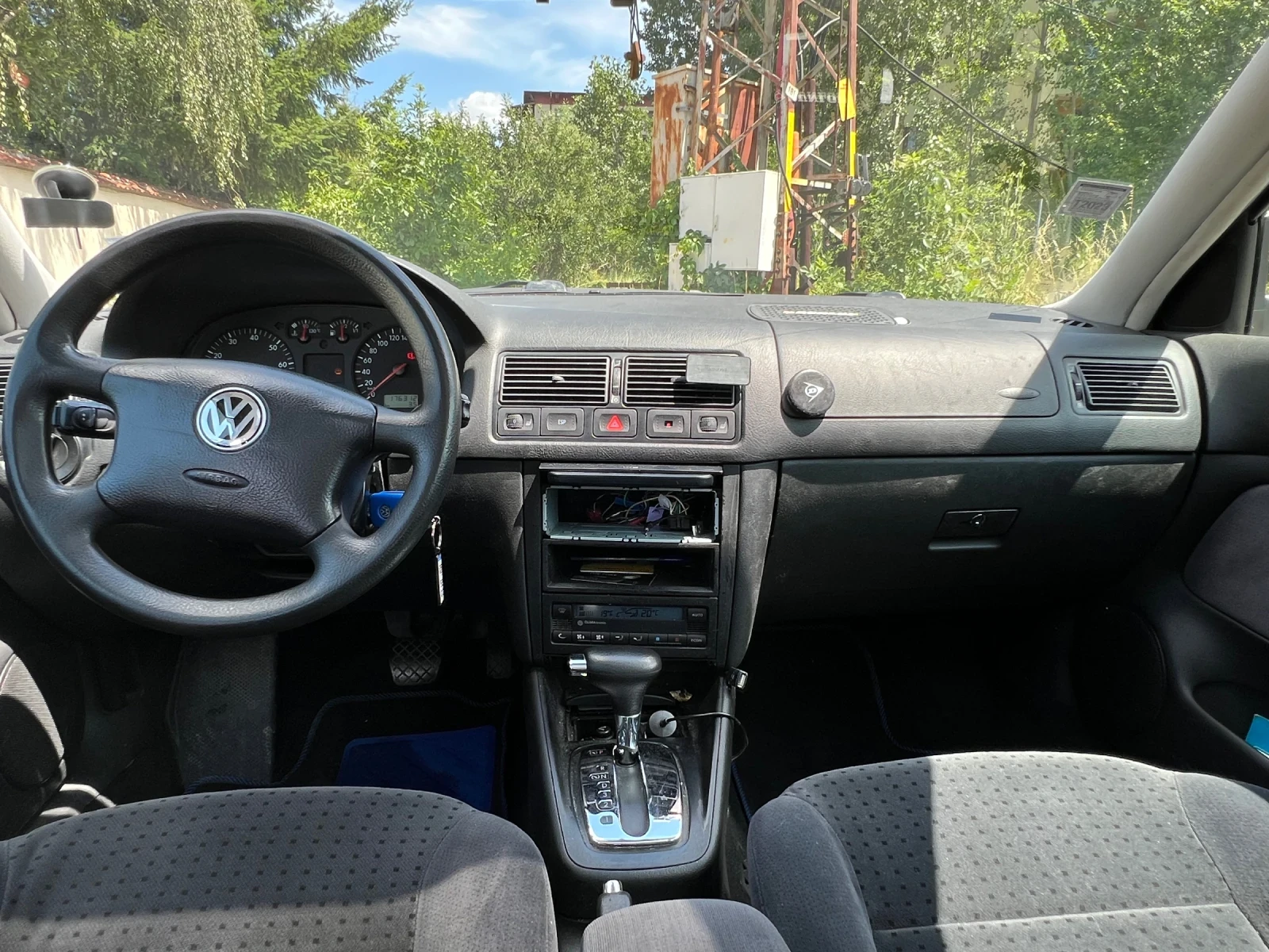 VW Golf 2.0 Automatic , снимка 6 - Автомобили и джипове - 55387472