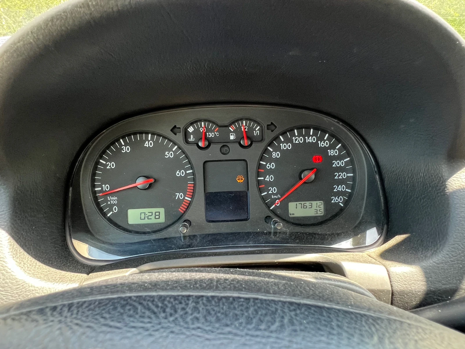 VW Golf 2.0 Automatic , снимка 8 - Автомобили и джипове - 55387472