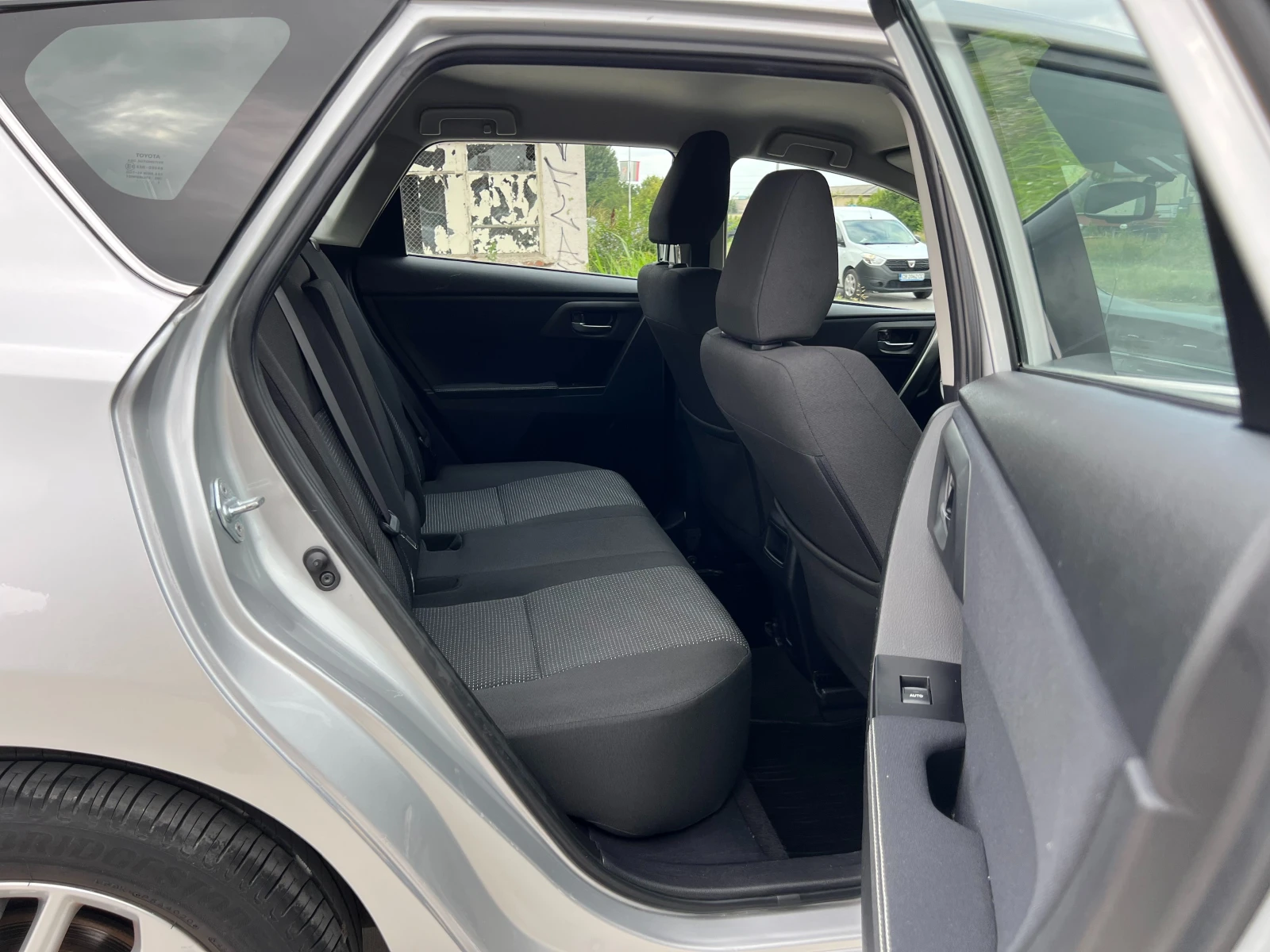 Toyota Auris 1.3i-99�.�-KEYLESS-��������� | Mobile.bg � ����������� 13
