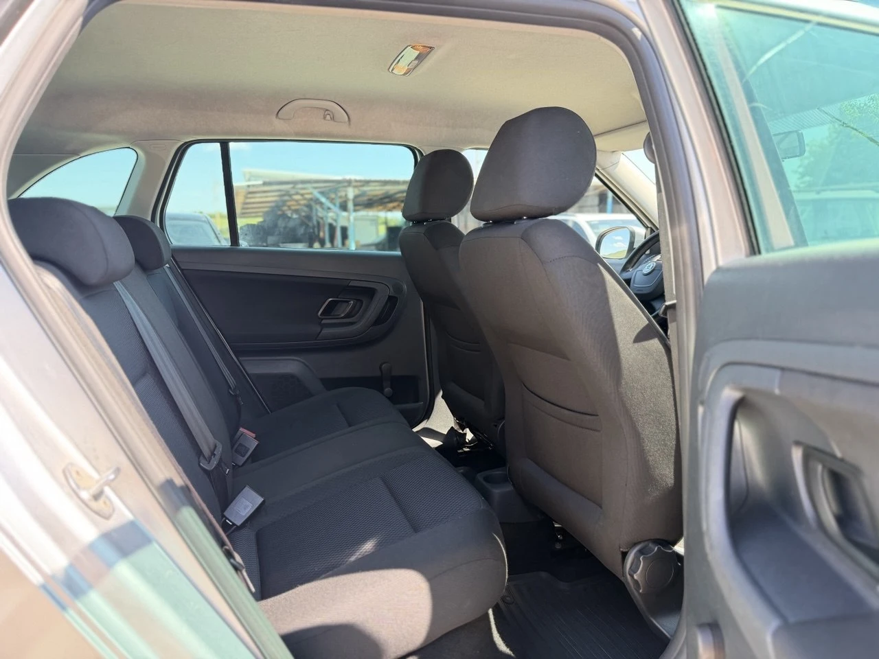 Skoda Fabia 1.2TSI 4 ЦИЛИНДЪРА, снимка 12 - Автомобили и джипове - 55450808