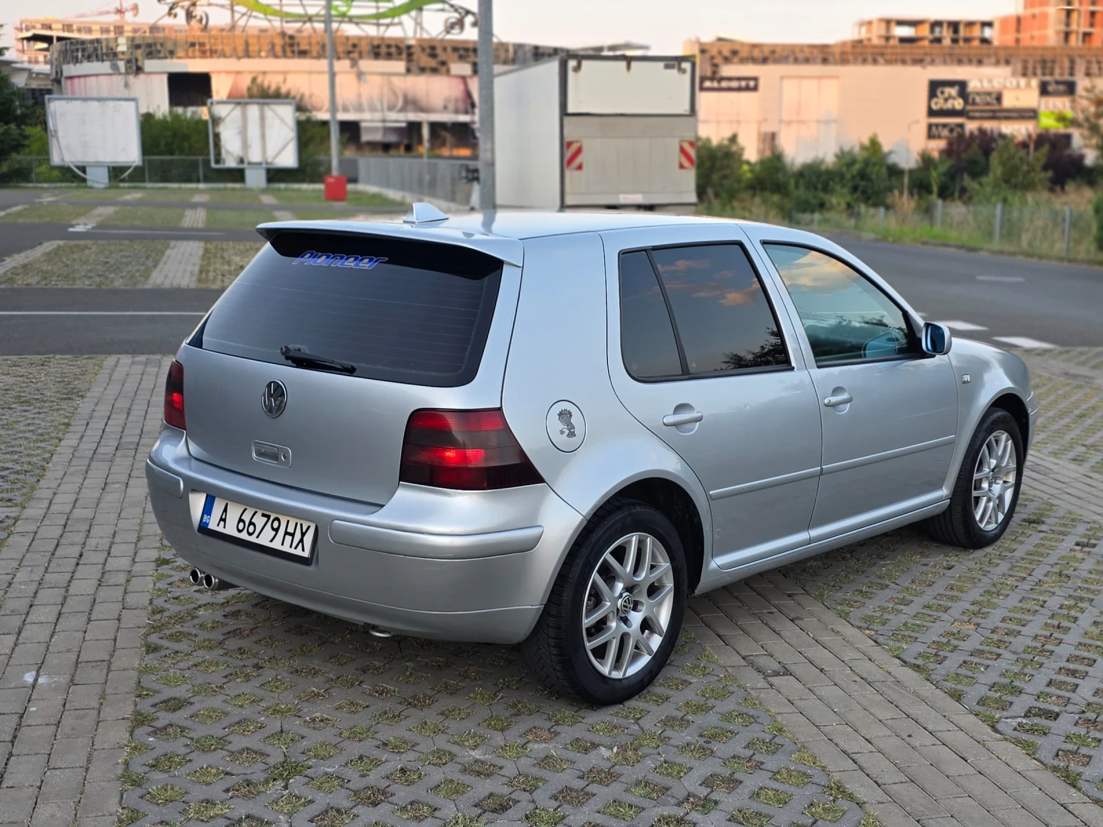 VW Golf 1.9 TDI 101 коня , снимка 10 - Автомобили и джипове - 55605468