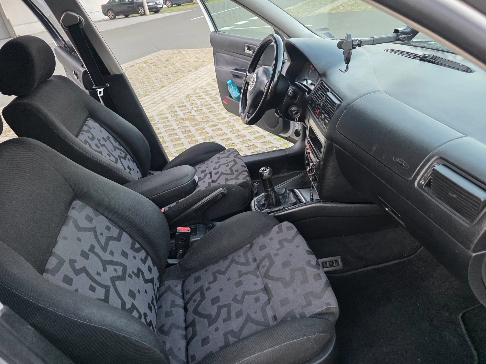 VW Golf 1.9 TDI 101 коня , снимка 12 - Автомобили и джипове - 55605468