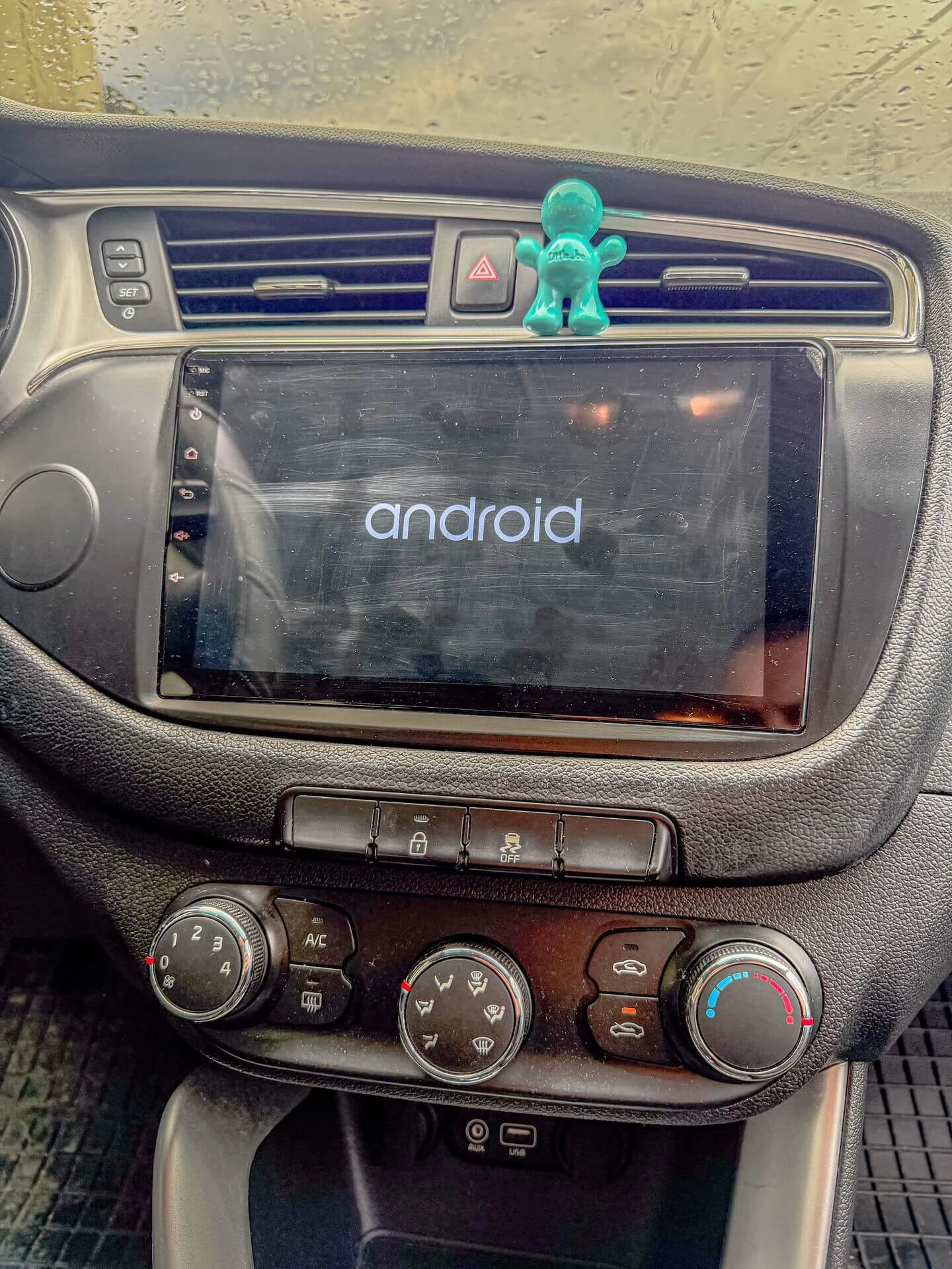 Kia Ceed 1.6CRDI/Климатик/МултиВолан/USB/Android, снимка 12 - Автомобили и джипове - 55610047