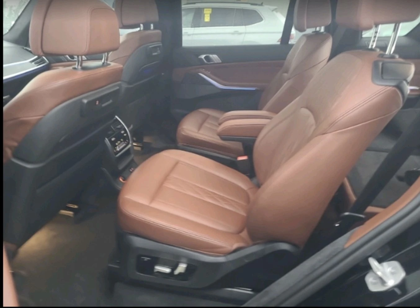 BMW X7 40I 3.0L xDrive - изображение 10