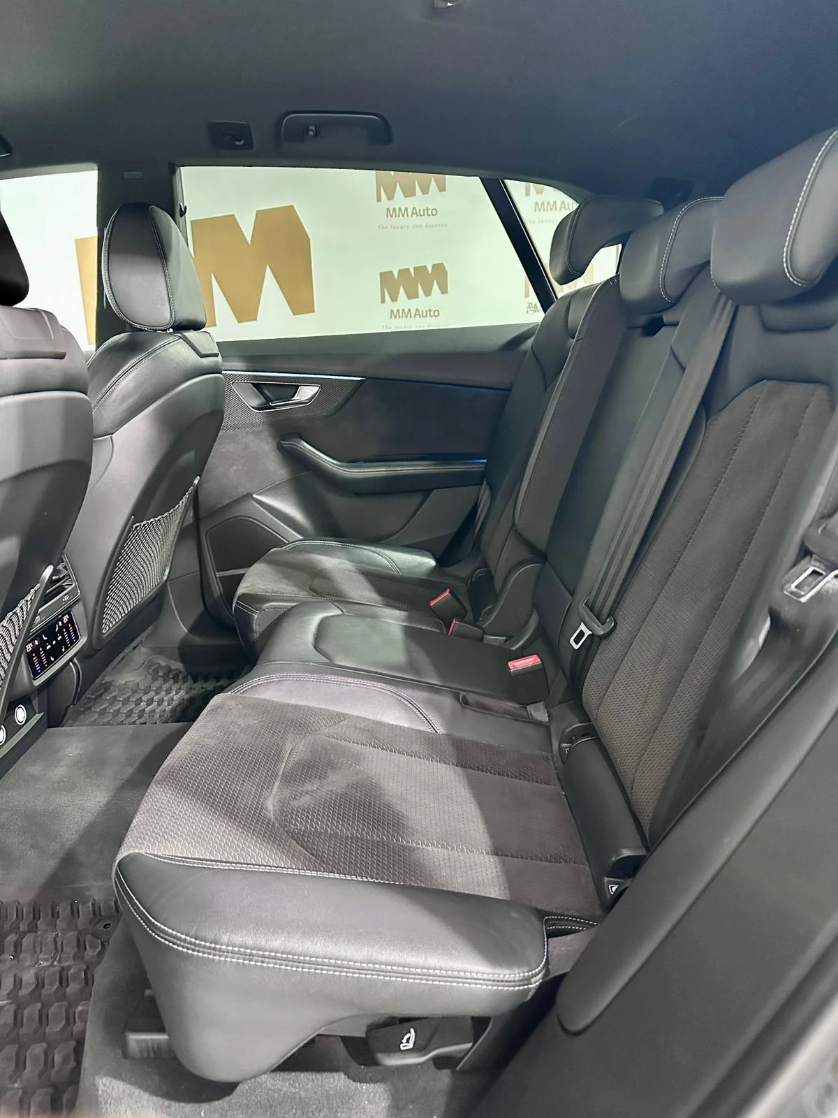 Audi SQ8 TDi* Quattro* Carbon* 360* Bang&Olufsen, снимка 12 - Автомобили и джипове - 53782683