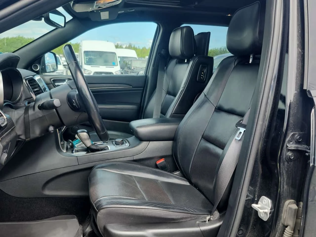 Jeep Grand cherokee HIGH ALTITUDE/CARFAX/ДИСТРОНИК/ОБДУХ/ДВД/ПАНОРАМА, снимка 6 - Автомобили и джипове - 55046499