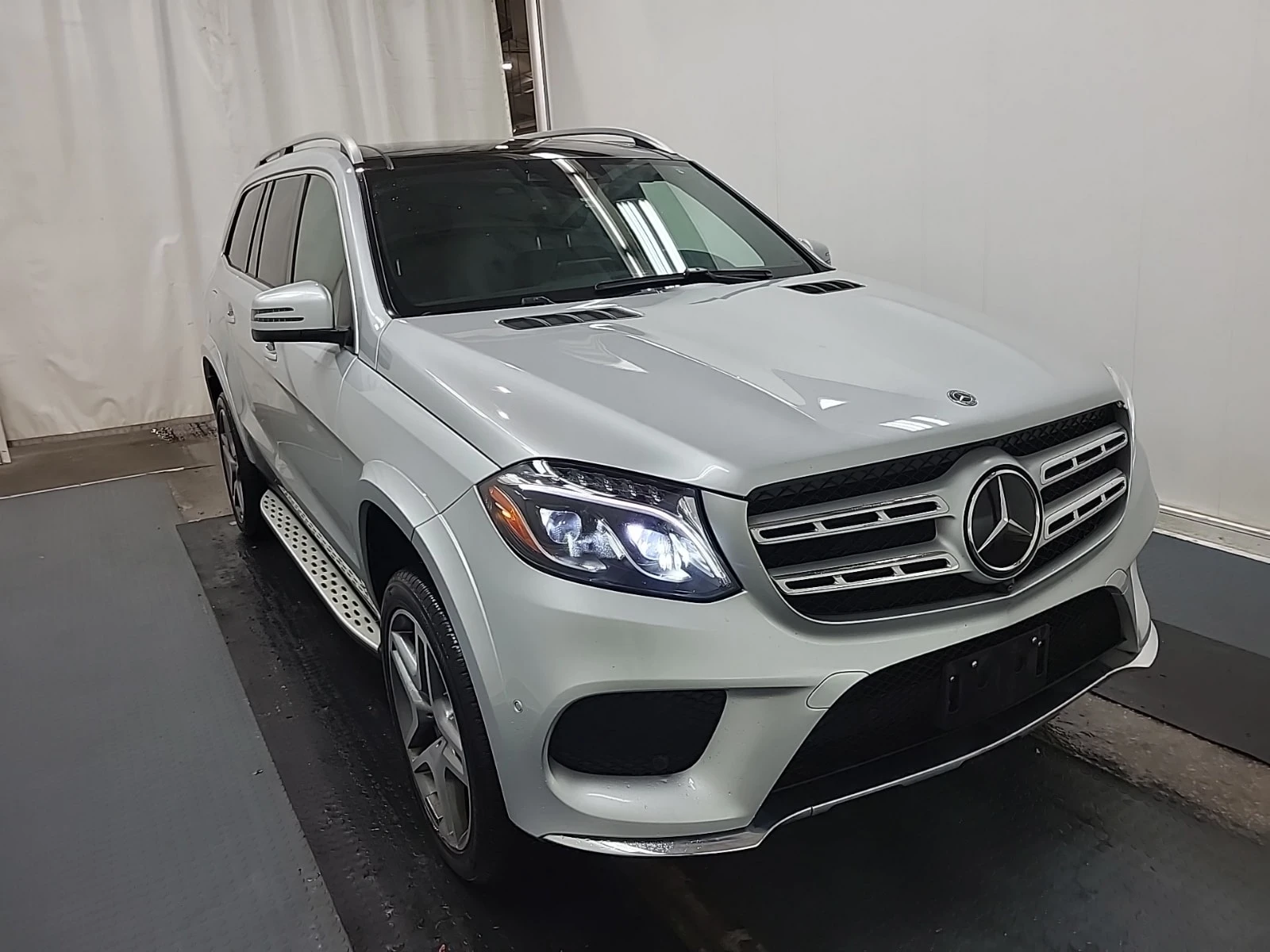 Mercedes-Benz GLS * 450* CARFAX* АВТОКРЕДИТ БЕЗ ПЪРВОНАЧАЛНА ВНОСКА*, снимка 2 - Автомобили и джипове - 55802464
