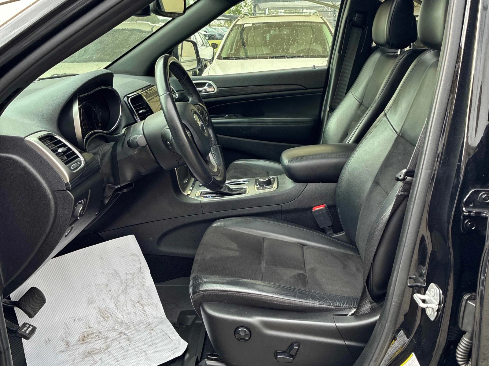 Jeep Grand cherokee Altitude* CARFAX* АВТОКРЕДИТ БЕЗ ПЪРВОНАЧАЛНА ВНОС, снимка 13 - Автомобили и джипове - 55949631