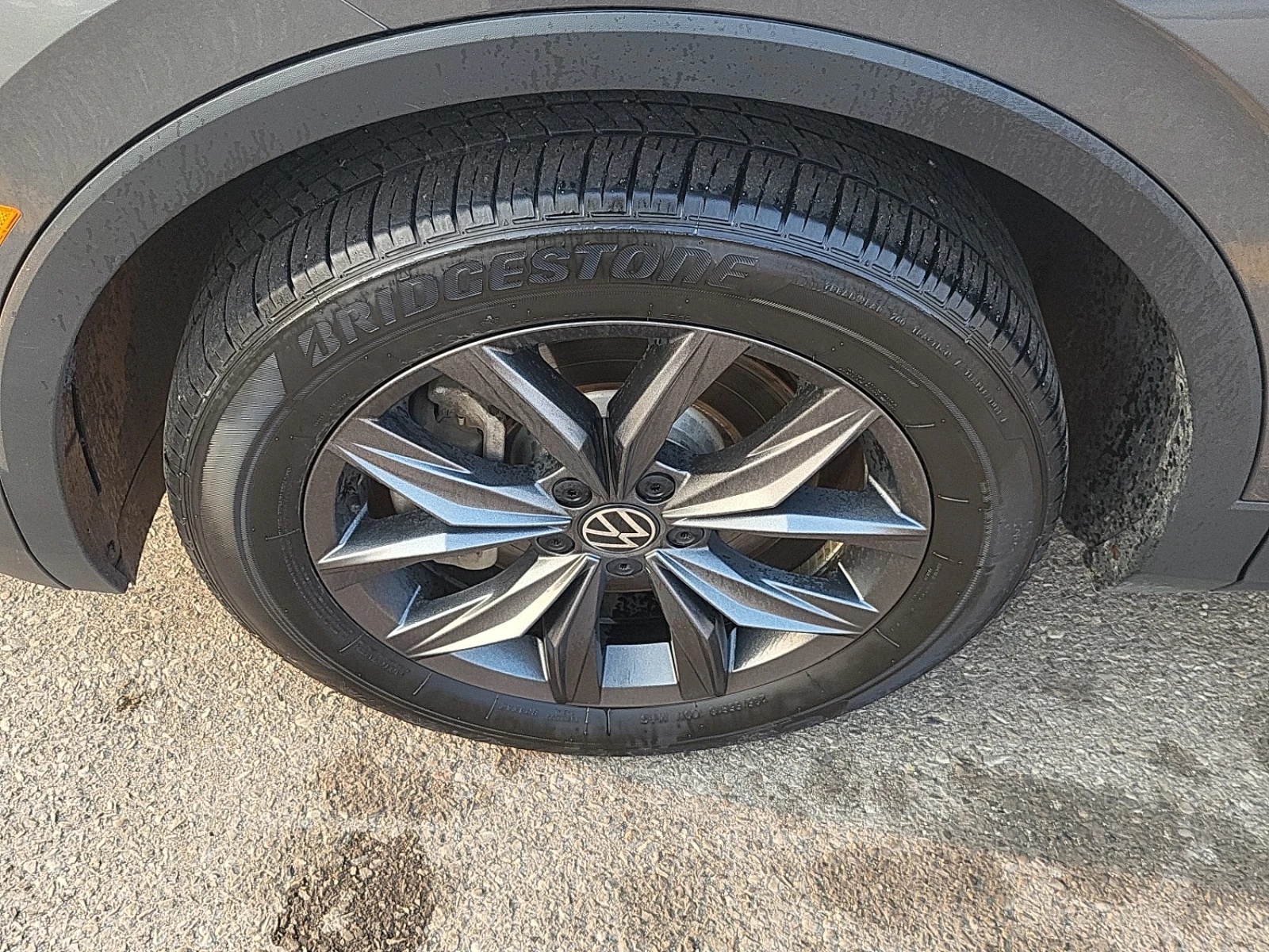 VW Tiguan 4motion Comfortline, АВТОКРЕДИТ, снимка 4 - Автомобили и джипове - 55993271