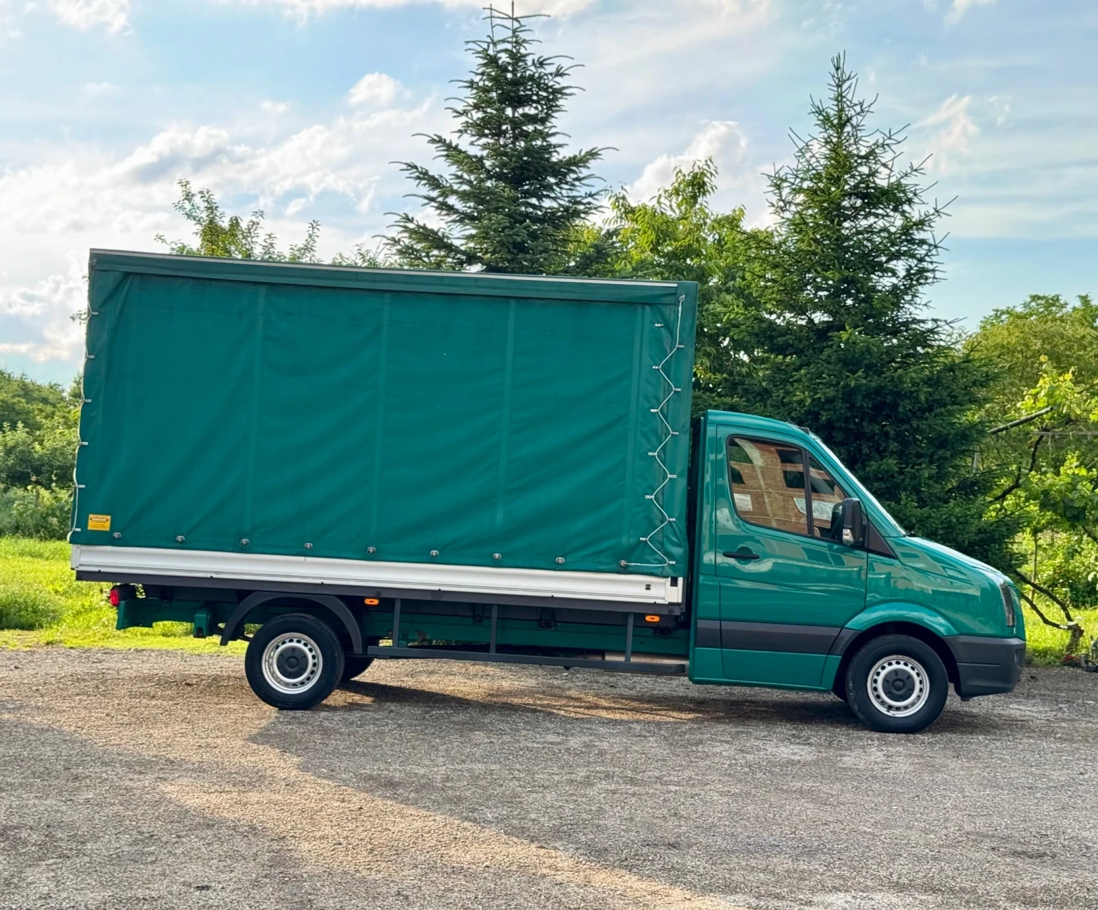 VW Crafter ЩОРА* КЛИМАТИК* НАВИГАЦИЯ* СЕРВИЗНИ ДОКУМЕНТИ, снимка 9 - Бусове и автобуси - 55769348