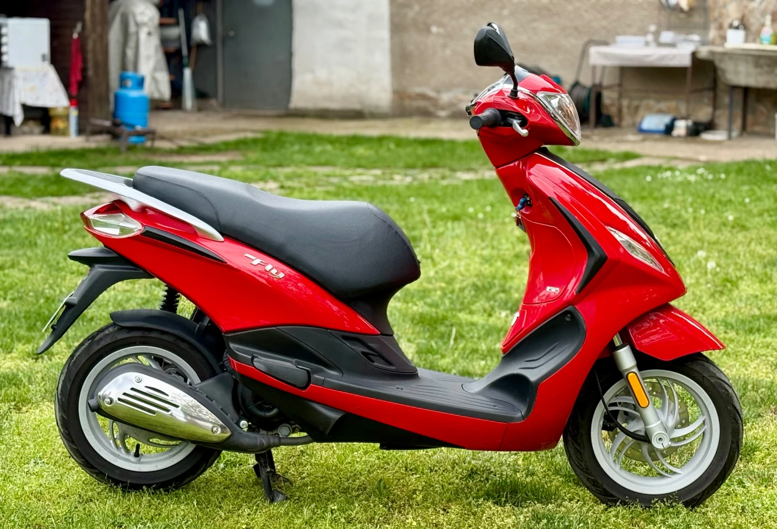 Piaggio Fly 850КМ* Като нов* , снимка 2 - Мотоциклети и мототехника - 54496915