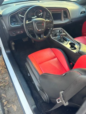 Dodge Challenger HEMI, снимка 16