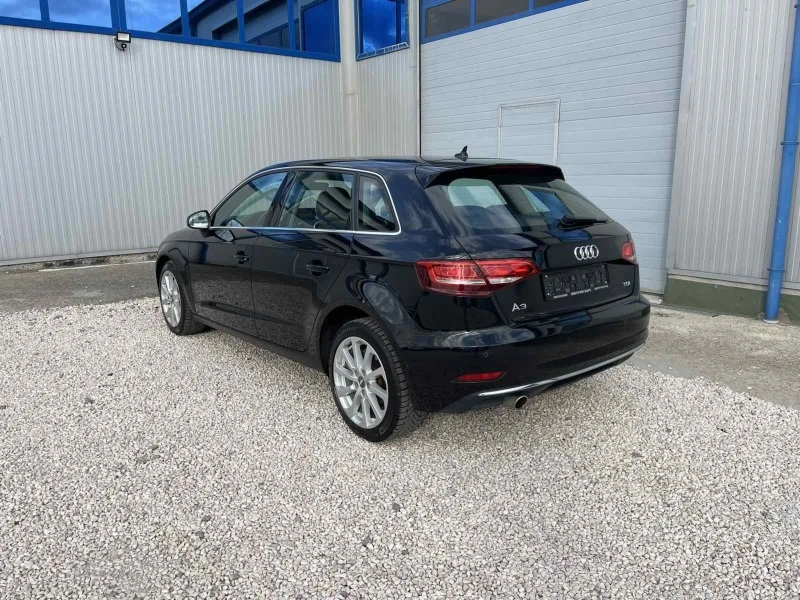 Audi A3 1.6 TDI, снимка 6 - Автомобили и джипове - 46391300