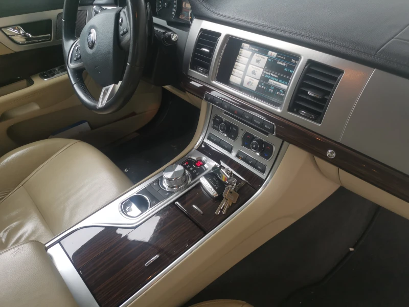 Jaguar Xf 2.2DIESEL LUXURY, снимка 4 - Автомобили и джипове - 48386499