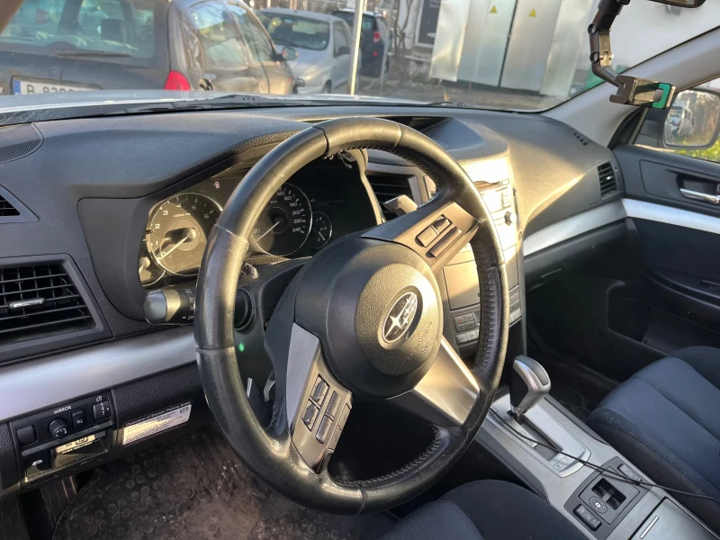 Subaru Outback, снимка 12 - Автомобили и джипове - 48602715