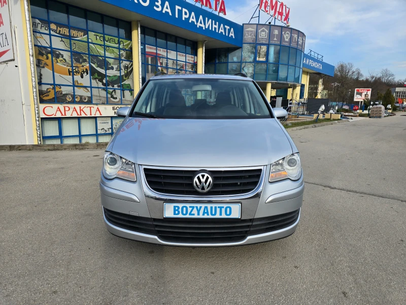 VW Touran 1.6i-102к.с.-7 местен, снимка 7 - Автомобили и джипове - 49453849