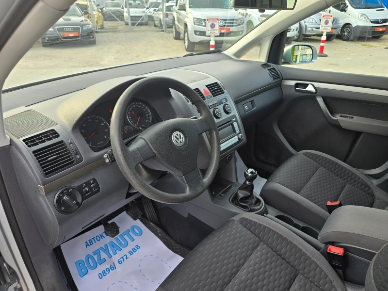 VW Touran 1.6i-102к.с.-7 местен, снимка 14 - Автомобили и джипове - 49453849