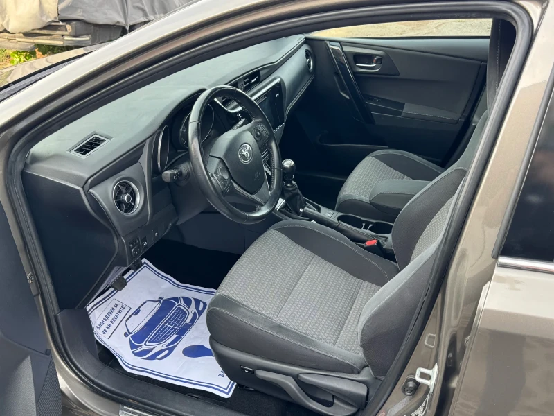Toyota Auris EDITION S PLUS , снимка 11 - Автомобили и джипове - 51645404