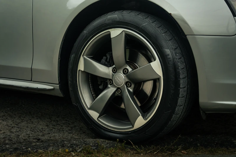 Audi A4 FACELIFT S, снимка 4 - Автомобили и джипове - 52495835